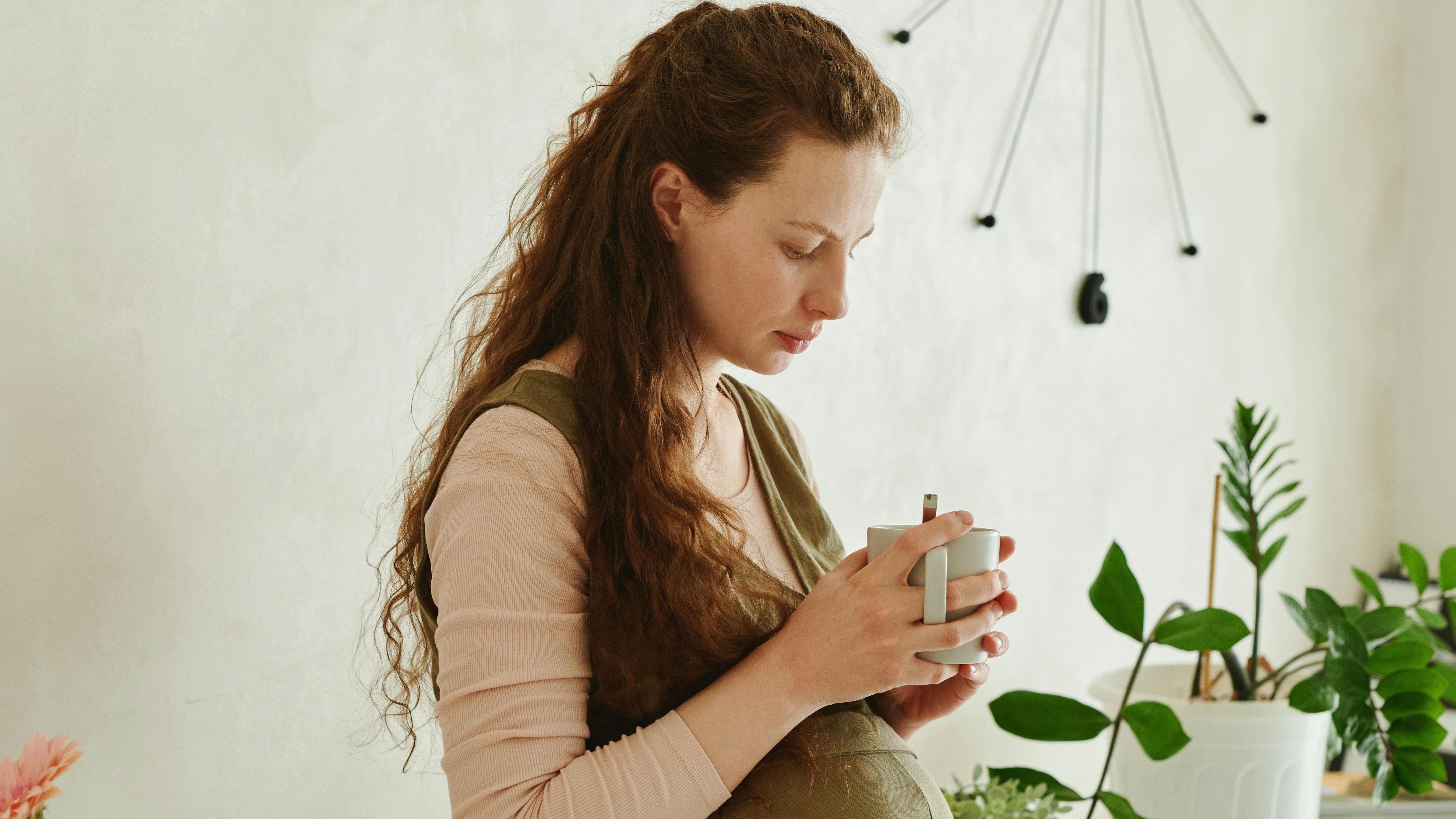Tisanes & grossesse : le guide ultime des infusions sûres et à proscrire (sources Santé Canada)